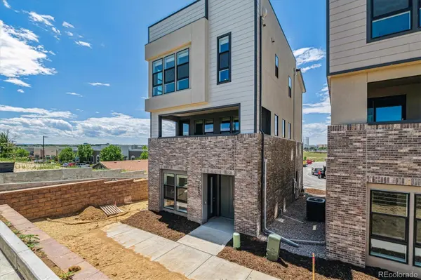 11493 E Briarwood CIR, Centennial, CO 80112