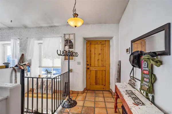201 Terry LN, Guffey, CO 80820