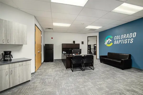 10390 Bradford RD, Littleton, CO 80127