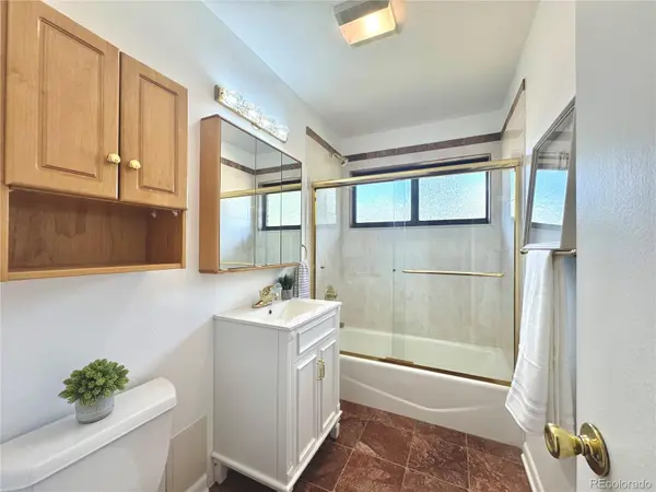 962 S Holly ST, Denver, CO 80246