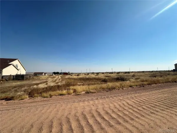 1436 N Chuckwagon LN, Pueblo, CO 81007