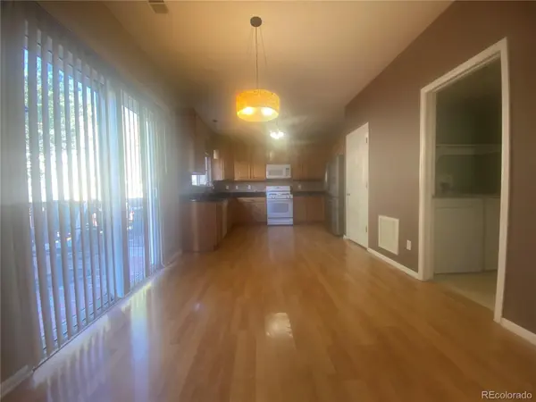407 Ivory CIR, Aurora, CO 80011