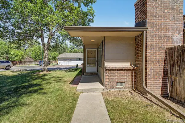 21 Newark ST #D, Aurora, CO 80012