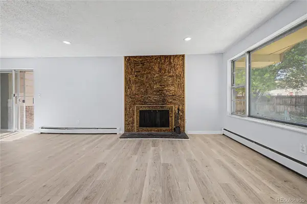 21 Newark ST #D, Aurora, CO 80012