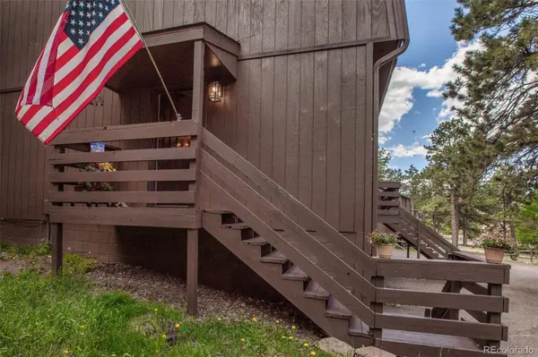 560 Manor CT, Woodland Park, CO 80863