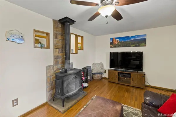 1110 Pikes Peak DR, Florissant, CO 80816