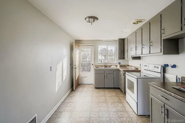 6700 W 37th PL, Wheat Ridge, CO 80033