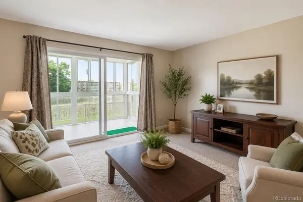 725 S Clinton ST #13B, Denver, CO 80247