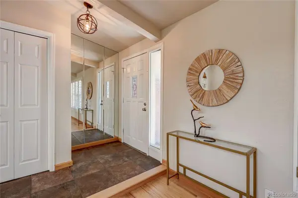 811 S Newcombe WAY, Lakewood, CO 80226