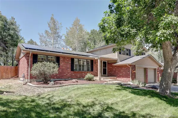811 S Newcombe WAY, Lakewood, CO 80226
