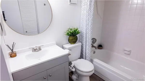 1887 S Pitkin ST #A, Aurora, CO 80017