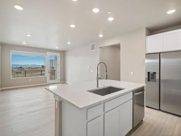 6153 N Ceylon ST #102, Denver, CO 80249