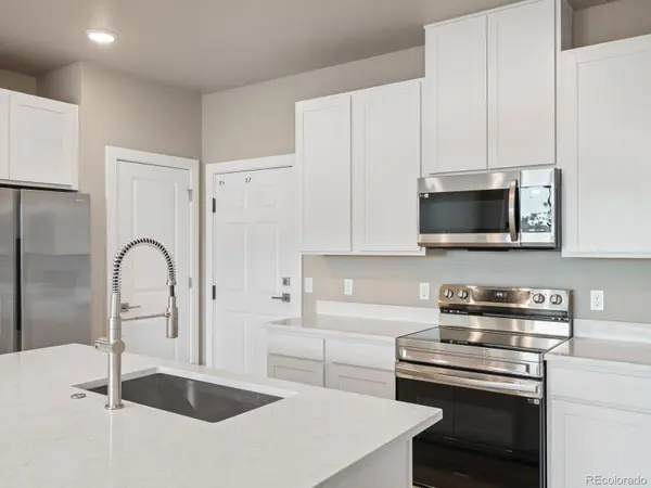 6153 N Ceylon ST #102, Denver, CO 80249