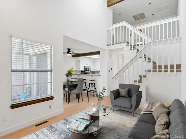 2885 W Long CIR #B, Littleton, CO 80120