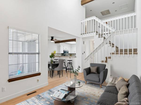 2885 W Long CIR #B, Littleton, CO 80120