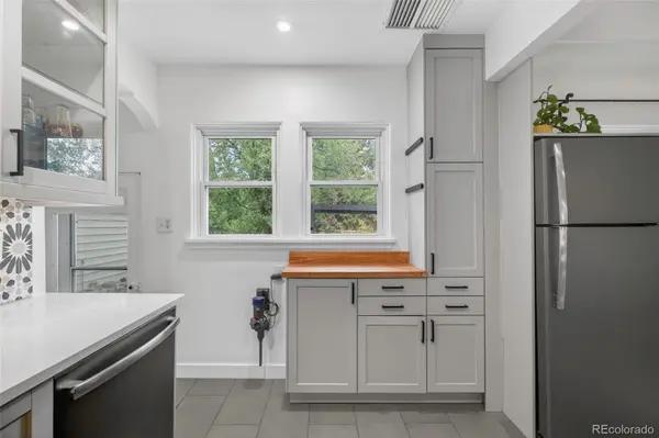 1050 Pikeview ST, Lakewood, CO 80215