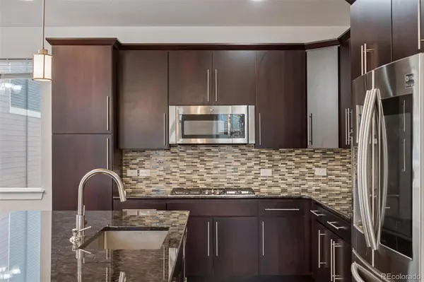 15613 E Broncos PL, Englewood, CO 80112