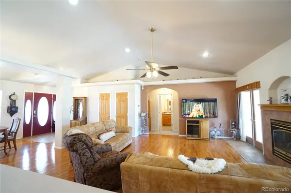461 E Fredonia DR, Pueblo, CO 81007