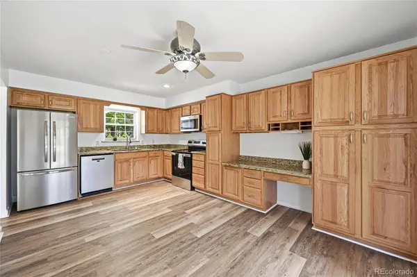 2770 S Heather Gardens WAY, Aurora, CO 80014