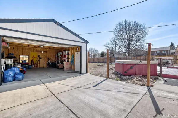1070 Urban ST, Lakewood, CO 80401