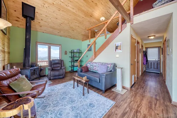 489 Excelsior RD, Westcliffe, CO 81252