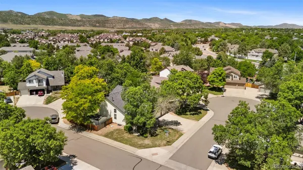8359 S Flower WAY, Littleton, CO 80128