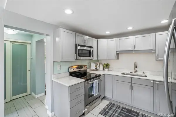 5530 Holland DR, Arvada, CO 80002