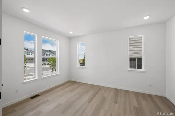 25294 E Warren PL, Aurora, CO 80018