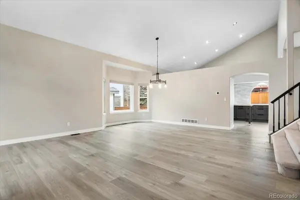 3385 White Oak LN, Highlands Ranch, CO 80129