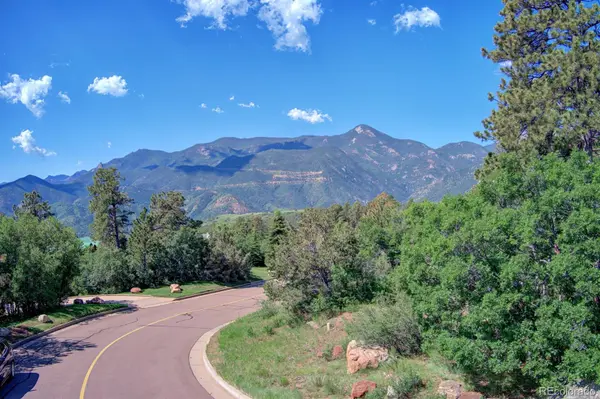 3195 Cedar Heights DR, Colorado Springs, CO 80904