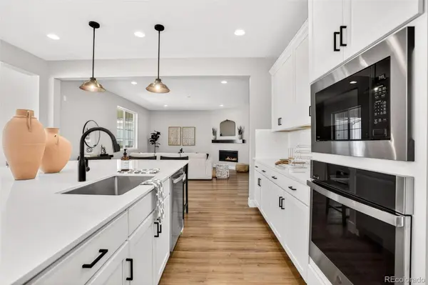 7318 S Yantley WAY, Aurora, CO 80016