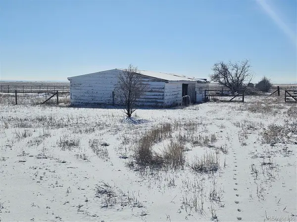 40444 Bush RD, Avondale, CO 81022