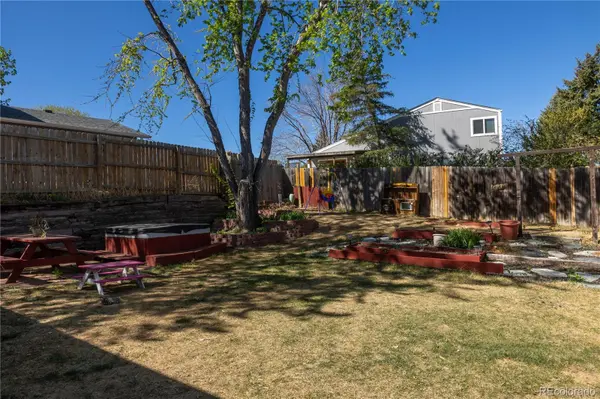 9017 Dover ST, Broomfield, CO 80021