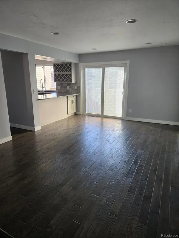 1050 S Monaco Pkwy #25, Denver, CO 80224