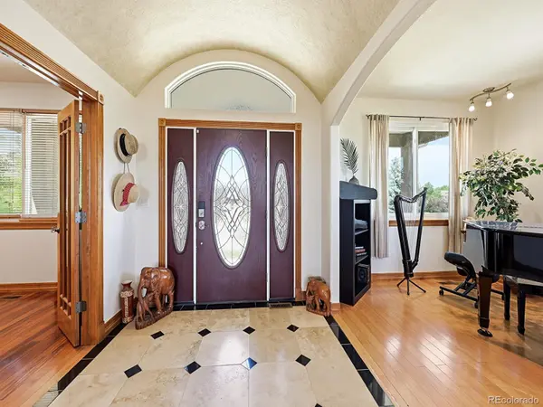 8898 Longs Peak CIR, Windsor, CO 80550