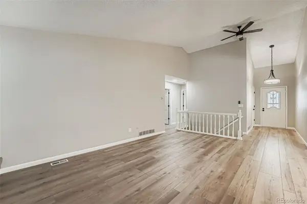 2800 S Heather Gardens WAY #B, Aurora, CO 80014