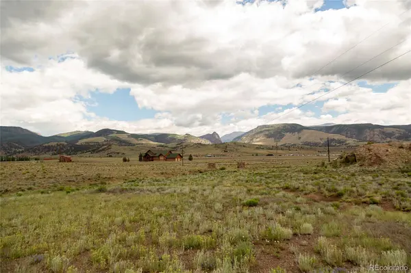 410 Macfarlane LN, Creede, CO 81130