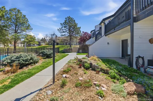 532 Oakwood DR #B207, Castle Rock, CO 80104