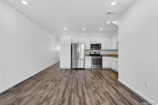 1046 Oak CIR, Denver, CO 80215