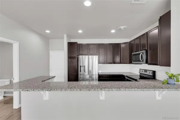 1756 S Buchanan CIR, Aurora, CO 80018