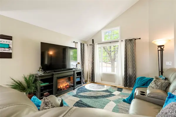 8107 W Morraine DR, Littleton, CO 80128