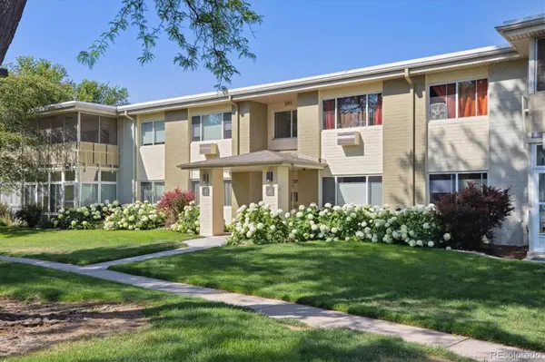 725 S Clinton ST #2B, Denver, CO 80247