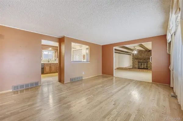 10220 Carmody LN, Lakewood, CO 80227