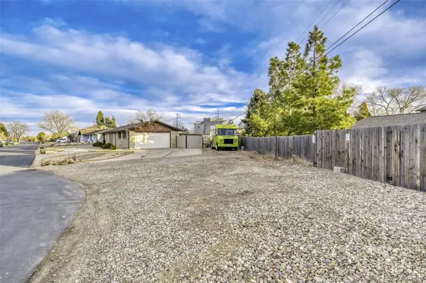 10220 Carmody LN, Lakewood, CO 80227