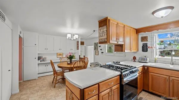17 Clover CIR, Colorado Springs, CO 80906
