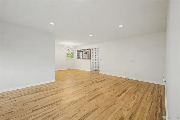 520 Iola ST, Aurora, CO 80010
