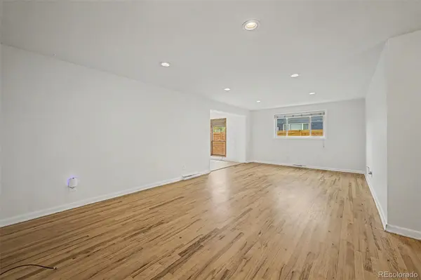 520 Iola ST, Aurora, CO 80010