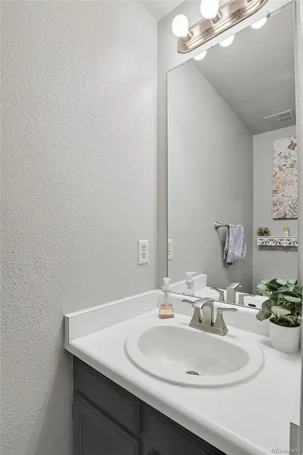 10102 W Dartmouth AVE, Lakewood, CO 80227