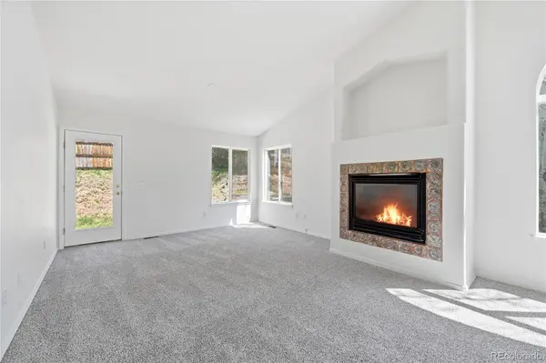 38 Mystic LN, Palmer Lake, CO 80133