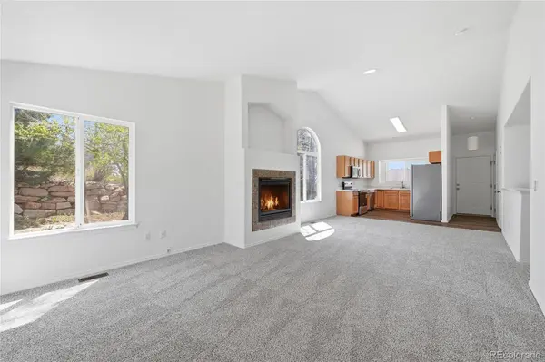 38 Mystic LN, Palmer Lake, CO 80133